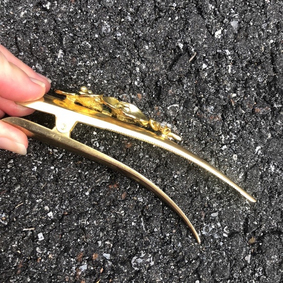 2 vintage gold alligator hair clips. - Picture 3 of 3